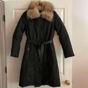 Womens NOBIS S/P Down coat, coyote collar, removable. Never worn NWT Grey